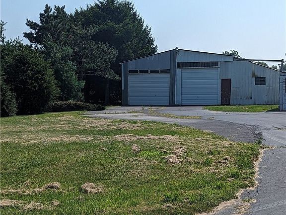 2nd image of 2450 Edwards Rd