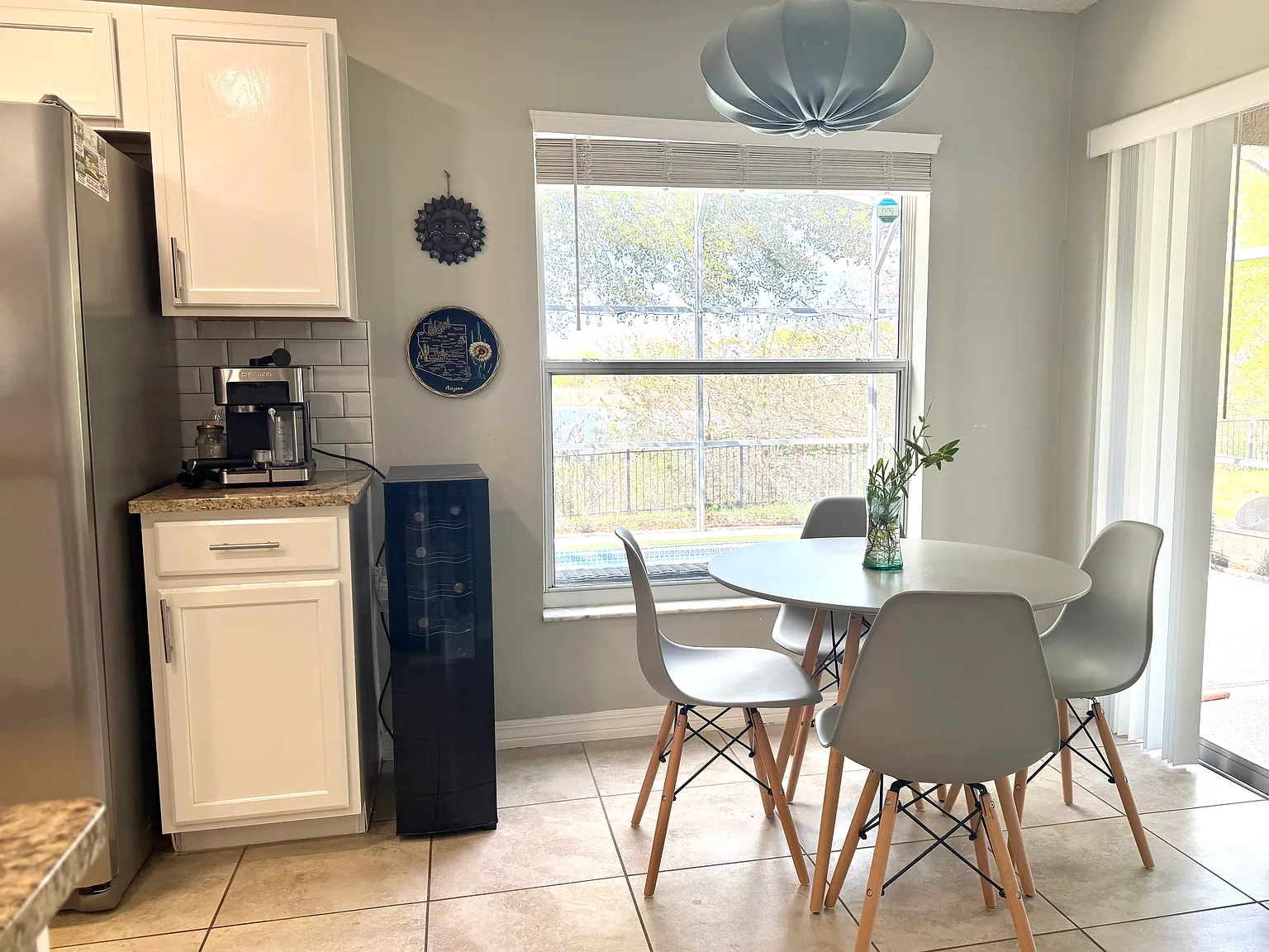 4 bed, 1644 sqft, $3,000 — Photo 2