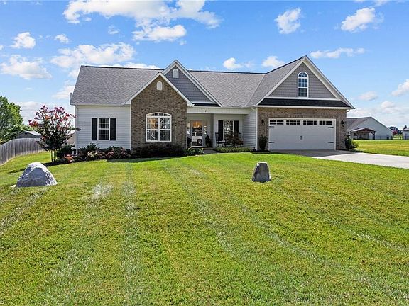 2nd image of 172 Wedgefield Dr