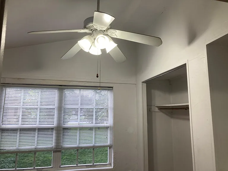 276 Cambridge Blvd — Photo 8