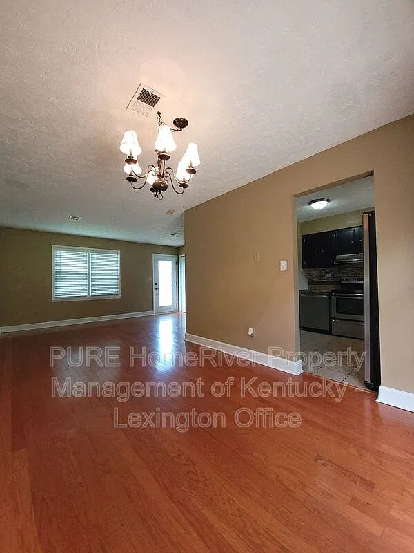 3 bed, 2.5 bath, 1420 sqft, $1,795 — Photo 4