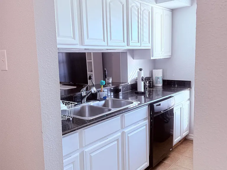 10296 W Winston Ave #8 — Photo 8