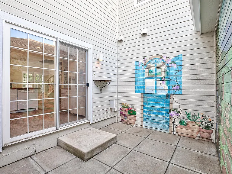 8300 Fairmount Dr — Photo 35
