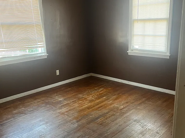 4202 Sherwood Ave — Photo 5