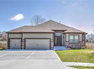 7705 N Walrond Ave, Kansas City, MO 64119