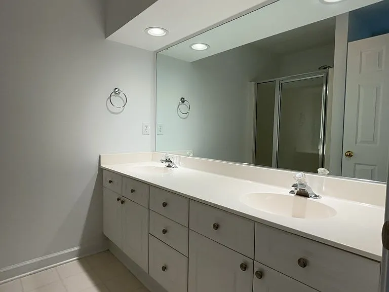 1544 Oxborough Cir — Photo 21