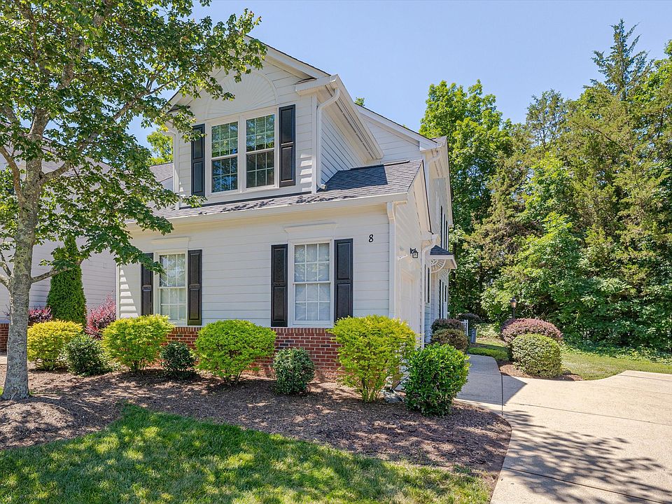 1st image of 8 Lake Hill Dr