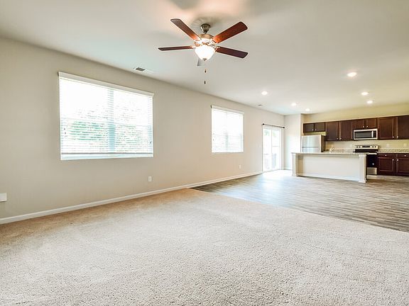 4th image of 307 Hamilton Pointe Dr