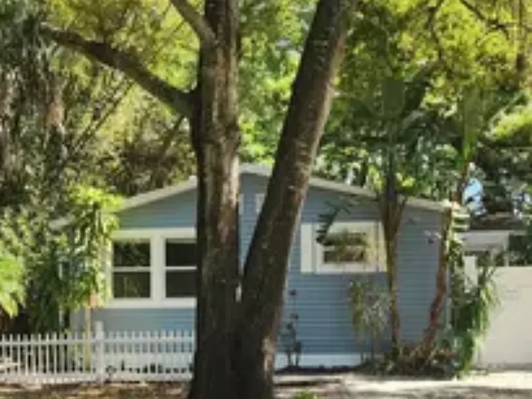 504 Belmont St — Photo 48