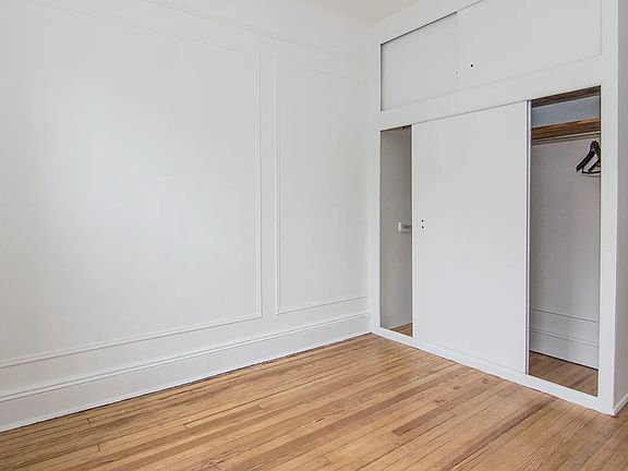 3rd image of 3121 35th St APT 1R