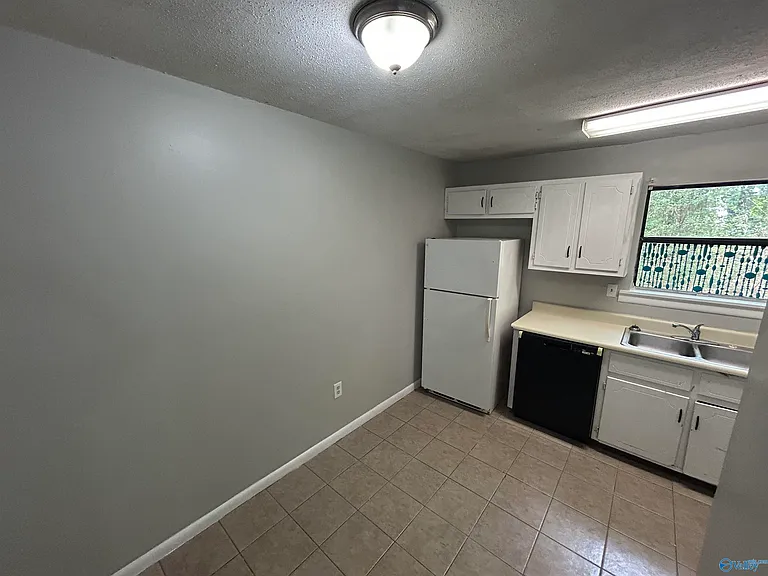 120 Michael Ave #B — Photo 3