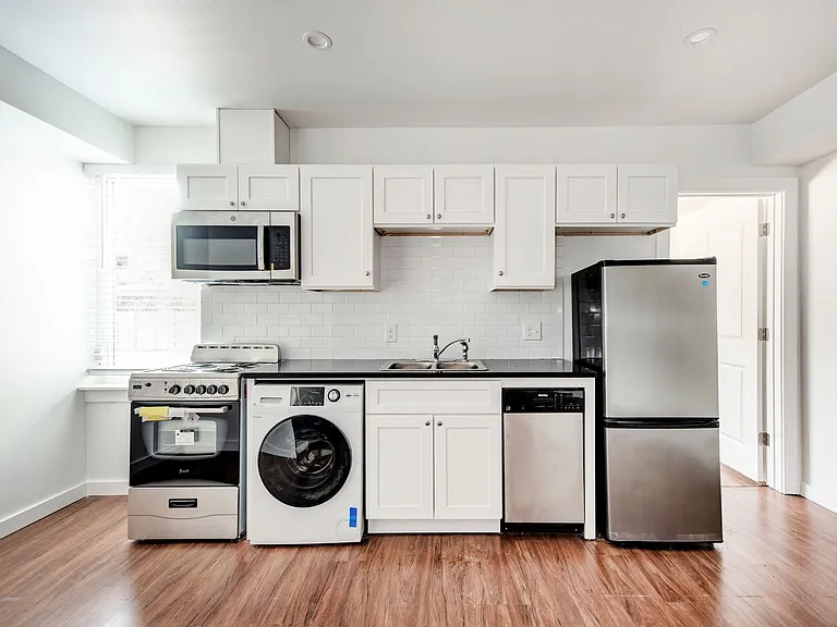 306 E 30th St #108 — Photo 8
