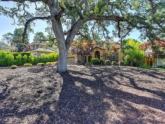 3rd image of 308 Ironwood Cir