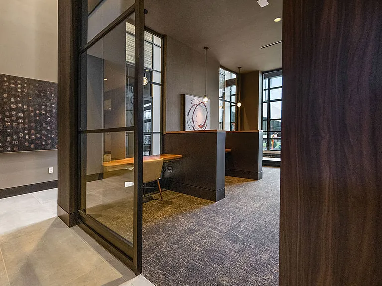Madison West Elm — Photo 46