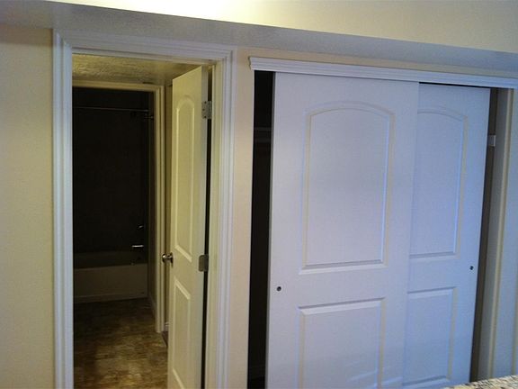 5th image of 1044 E 400 S APT 403A