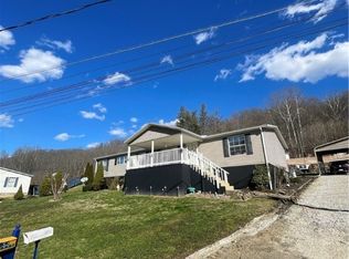 835 Greenwood Dr, Madison, WV 25130