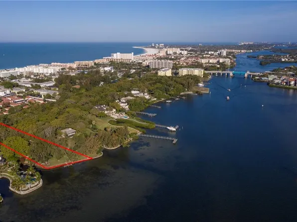 6837 Peacock Rd, Sarasota, FL 34242