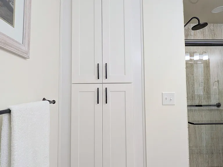 Master Bathroom: Linen closet