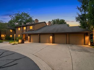 650 Waverly Dr APT D, Elgin, IL 60120