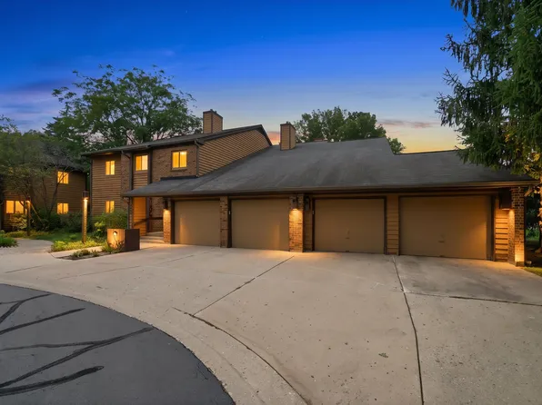 650 Waverly Dr APT D, Elgin, IL 60120