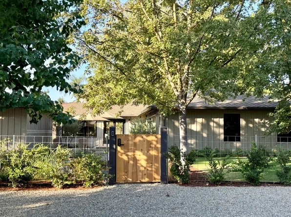 4933 N Wishon Ct, Fresno, CA 93704