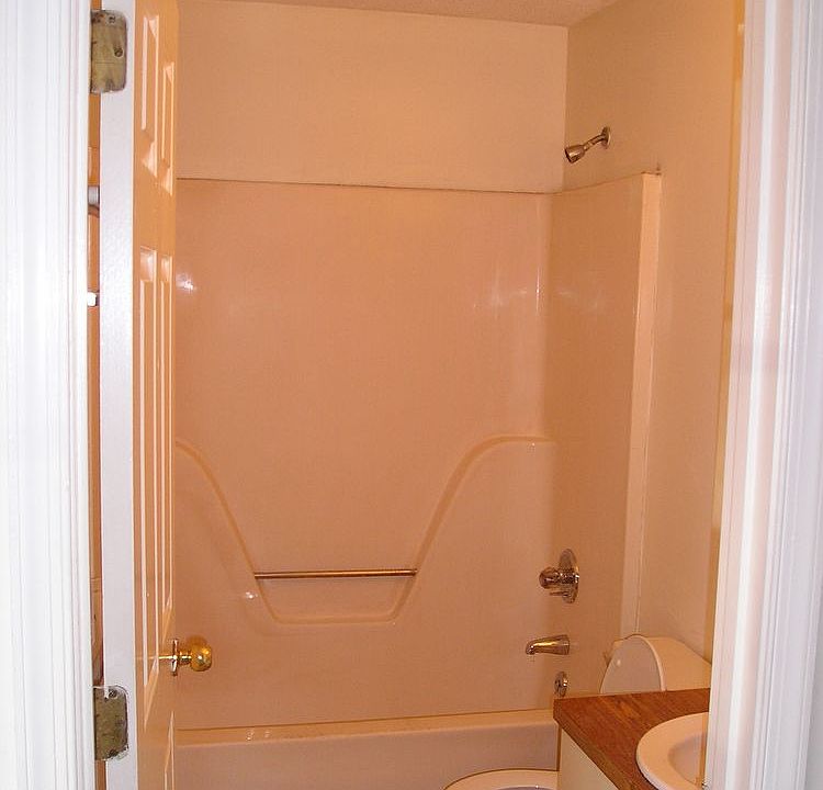 1st image of 120 W Grattan St