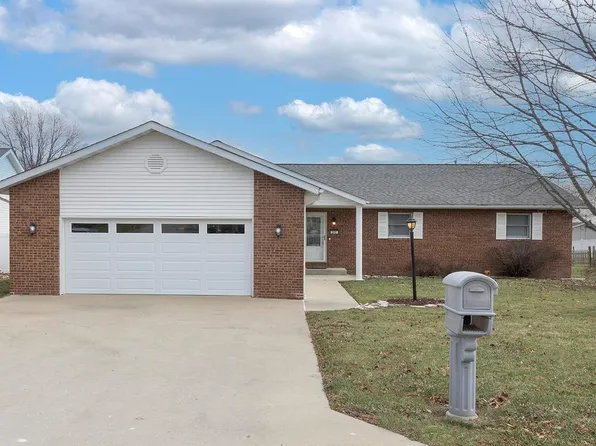 2913 Periwinkle Ct, Highland, IL 62249