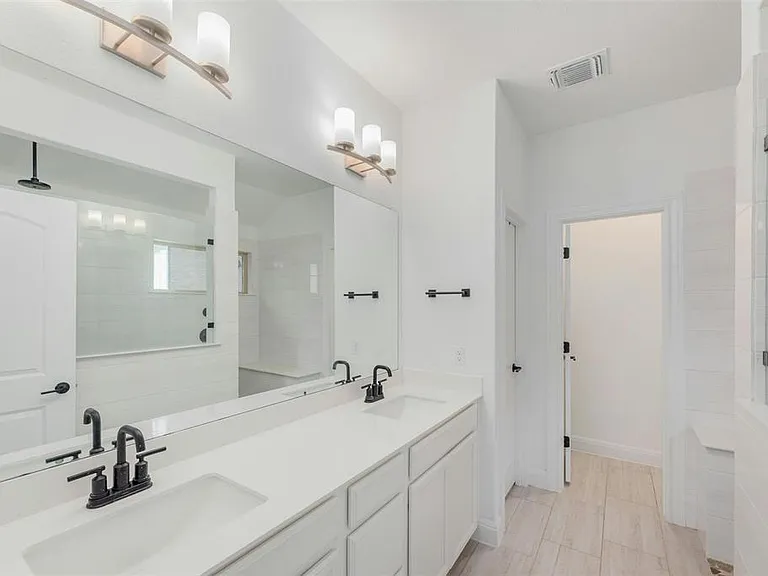 1808 Donetto Dr — Photo 13