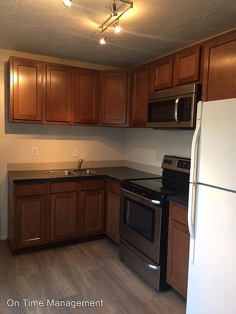 1st image of 661-663 Quincy Ave #663A