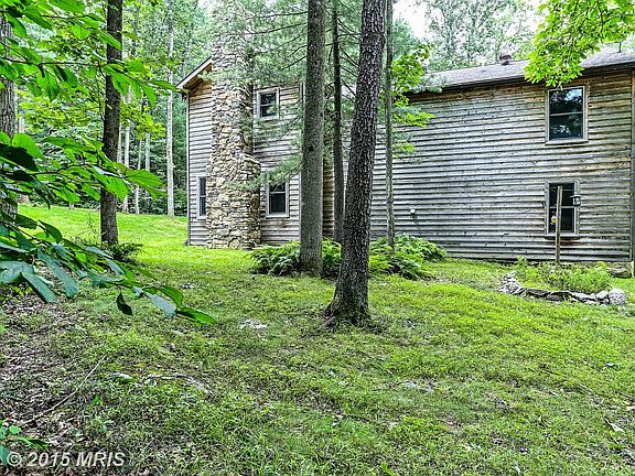 3rd image of 1126 Bendersville Wenksvill Rd
