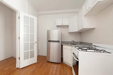 Rented by R New York