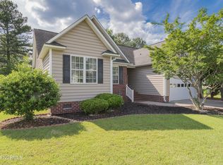 310 Belle Oaks Dr, New Bern, NC 28562