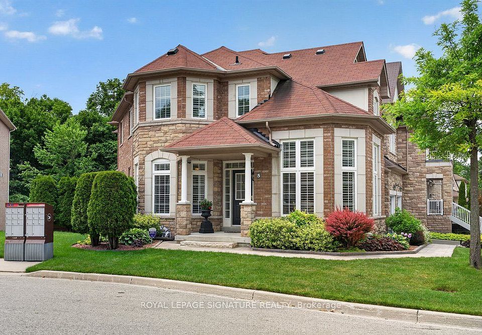 1st image of 5 Broderick Pl