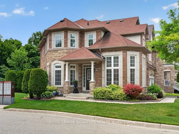 5 Broderick Pl, Toronto, ON M1L 0E3