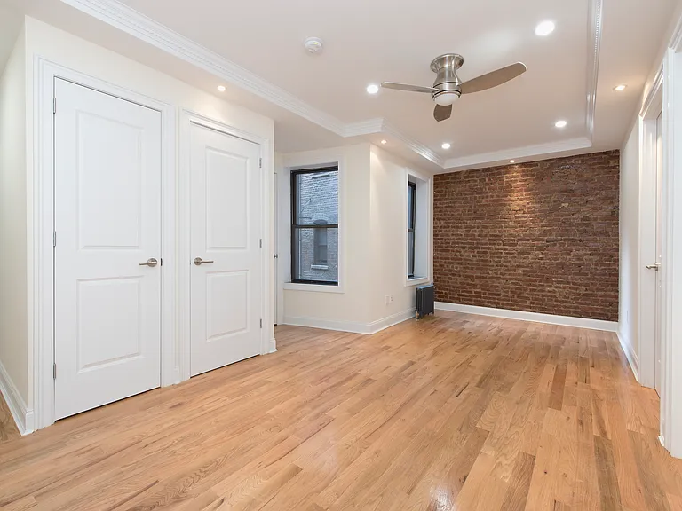 3149 Broadway #14 — Photo 3