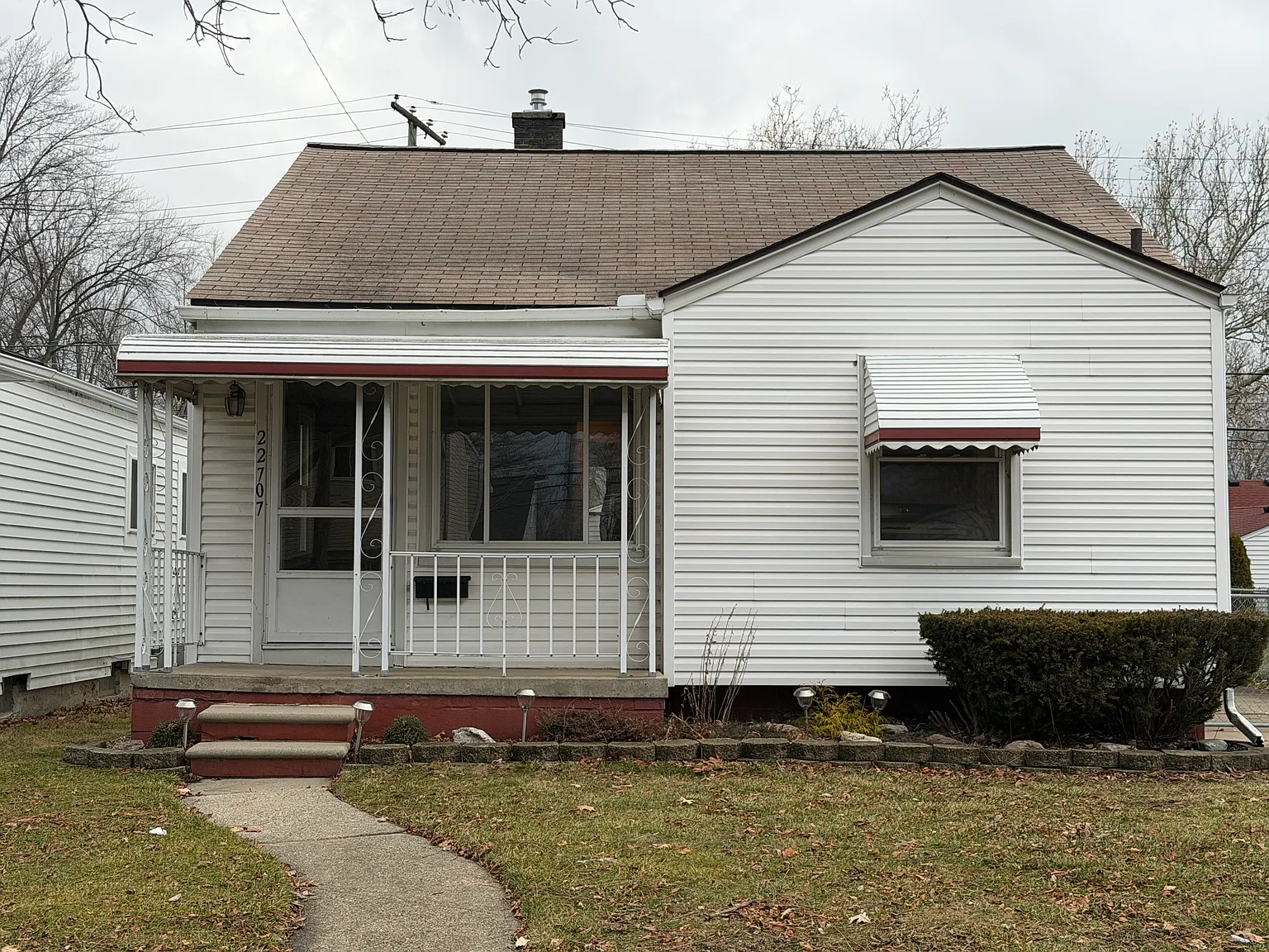 3 bed, 900 sqft, $1,800 — Photo 2
