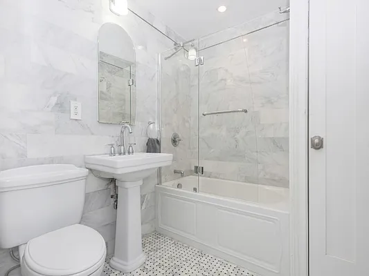 Sold by Sotheby's International Realty | media 7