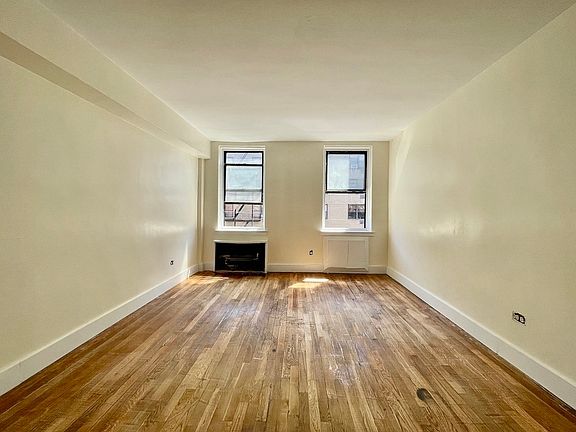 4th image of 130 E 18th St APT 3L