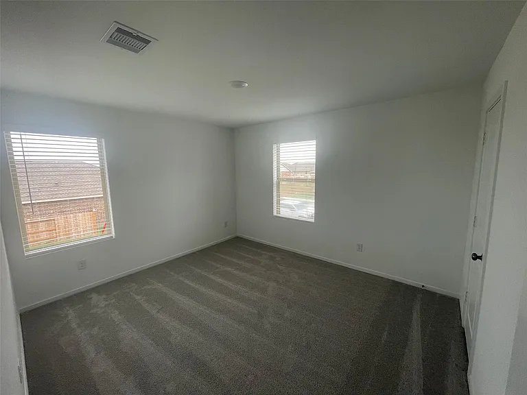 827 Rosewood Trl — Photo 8