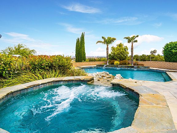 41744 Misha Ln Quartz Hill CA-large-004-