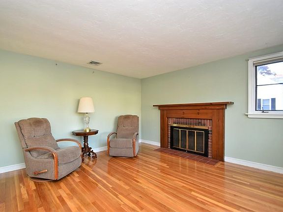 3rd image of 151 Lane Dr