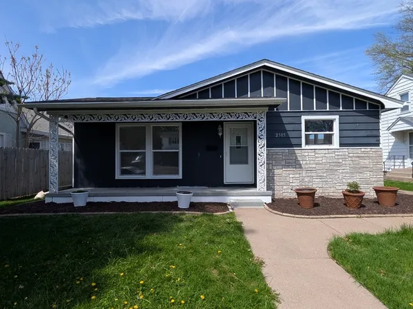 2505 23rd Ave #B, Moline, IL 61265