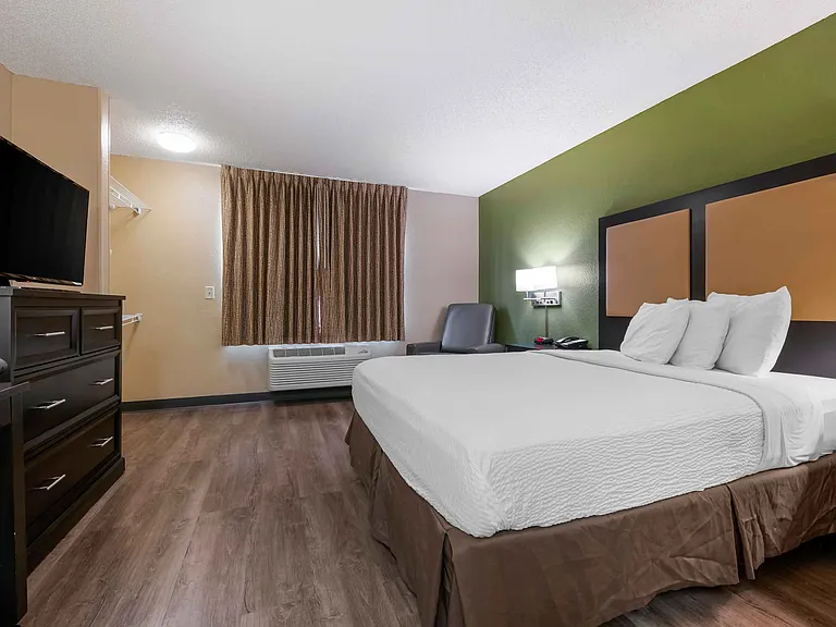 Studio Suite - 1 Queen Bed