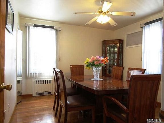 Bedroom /Dinning rm