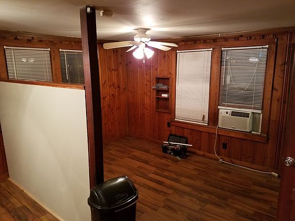 3rd image of 1302 N Park Ave