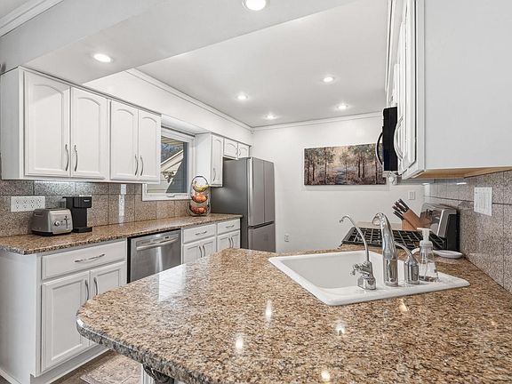 5th image of 8837 North Navajo ROAD