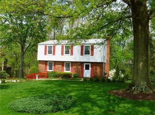 140 Lansdowne Dr, Coraopolis, PA 15108