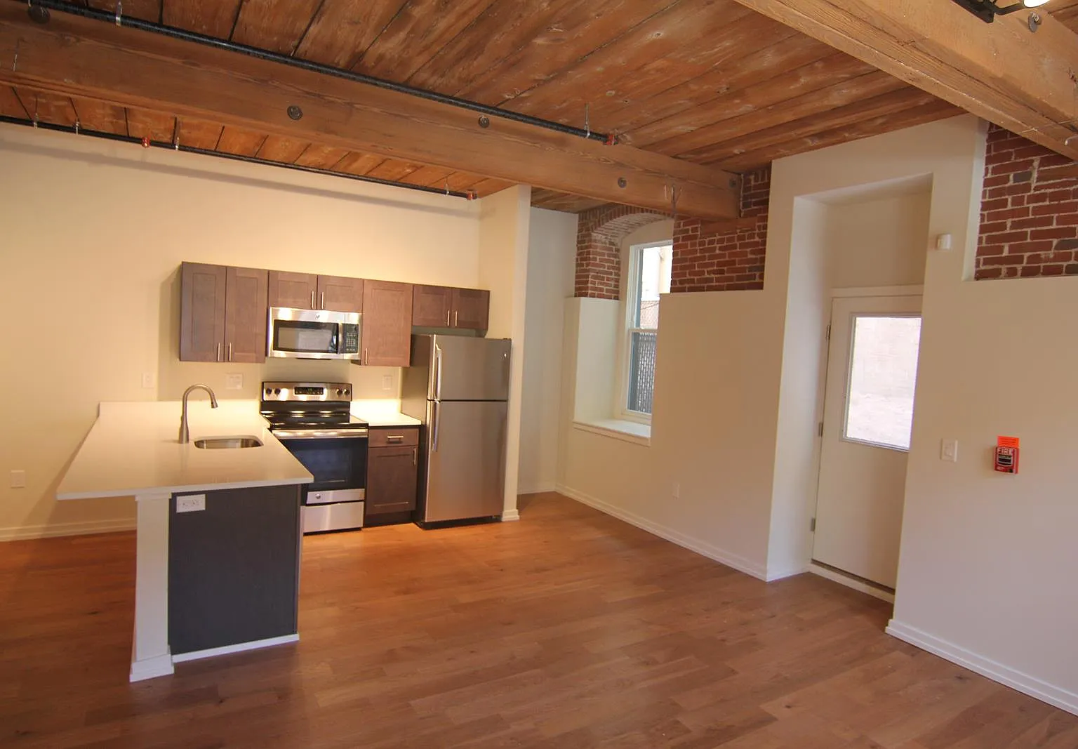 Cambridge Lofts — Photo 4