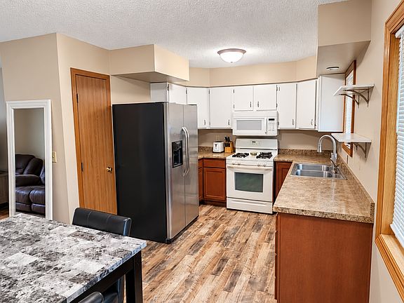 4th image of 1105 Olena Ave