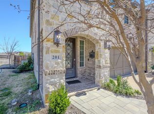201 Somerset Dr, Lewisville, TX 75056